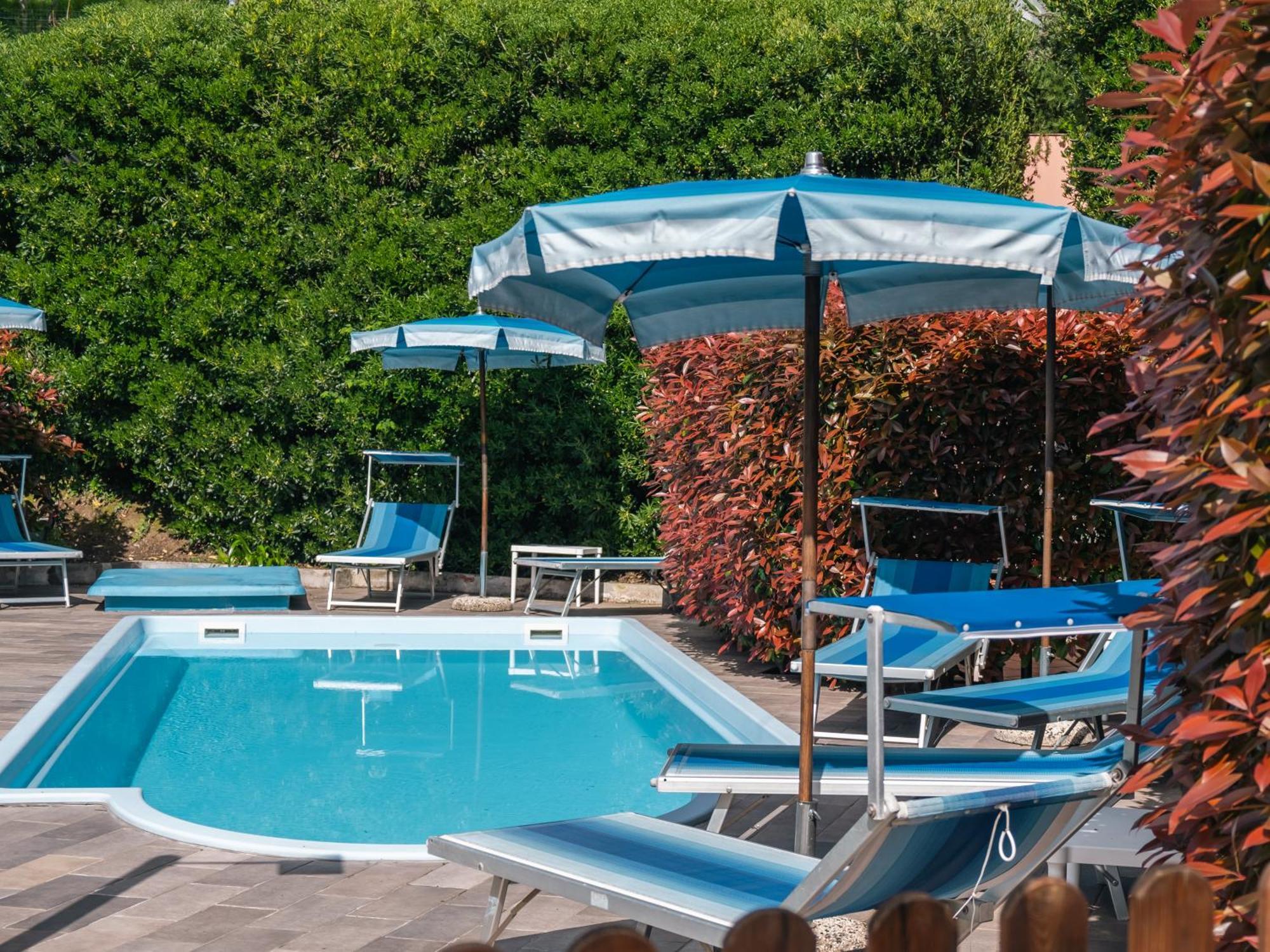Hotel Ca' De Berna Balestrino エクステリア 写真
